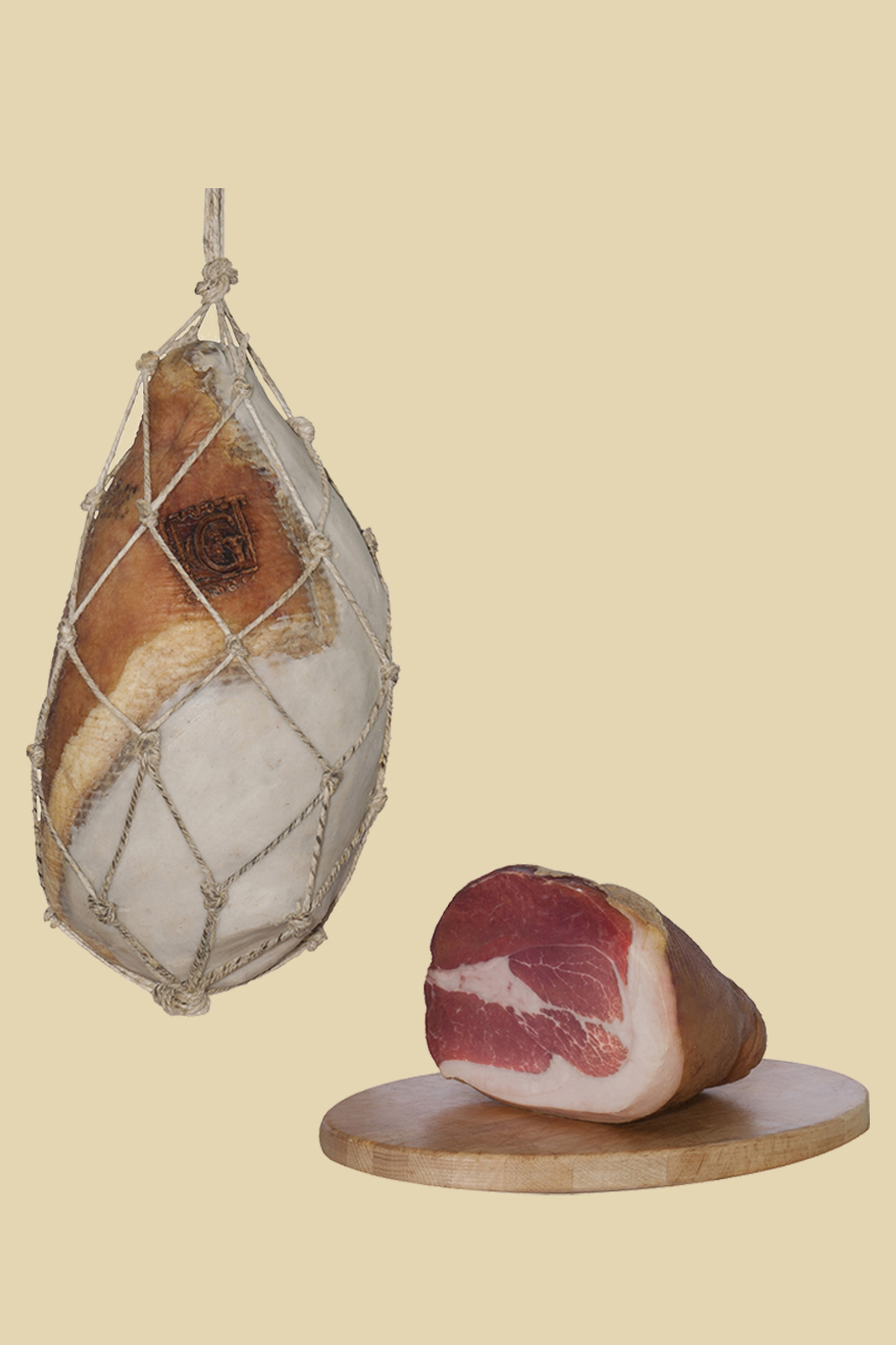 Canossello | Salumificio Gianferrari - I salumi di Canossa e della Val d'Enza | Il Salumificio Gianferrari produce e stagiona i salumi tipici di Canossa e della Val d'Enza: culatello in cotenna e in vescica, fiocco di culatello, prosciutto crudo e salame di culatello. Confezione pacchi regalo e strenne natalizie. Una destinazione di pregio per il turismo enogastronomico in Emilia.