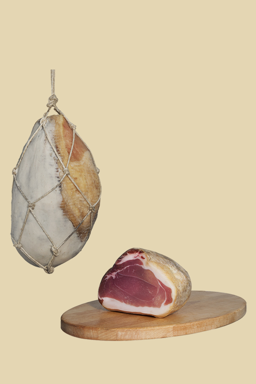 Rossenello | Salumificio Gianferrari - I salumi di Canossa e della Val d'Enza | Il Salumificio Gianferrari produce e stagiona i salumi tipici di Canossa e della Val d'Enza: culatello in cotenna e in vescica, fiocco di culatello, prosciutto crudo e salame di culatello. Confezione pacchi regalo e strenne natalizie. Una destinazione di pregio per il turismo enogastronomico in Emilia.